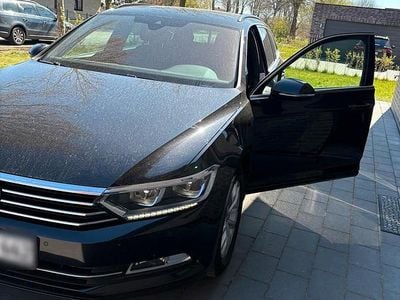 Gebraucht VW Passat R-line 150 PS (110 kW) 2018 Schwarz Kombi