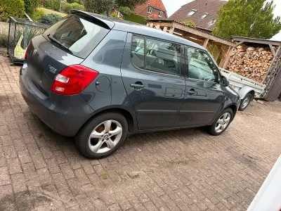 Gebraucht Skoda Fabia 60 PS (44 kW) 2010 Grau Kleinwagen