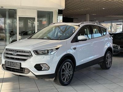 Weiß Gebraucht 2018 Ford Kuga Cool & Connect SUV | 11.300 € (Guter Preis)