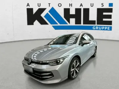 Gebraucht VW Golf VIII Style 150 PS (110 kW) 2024 Oyster silver (silber) Kombi