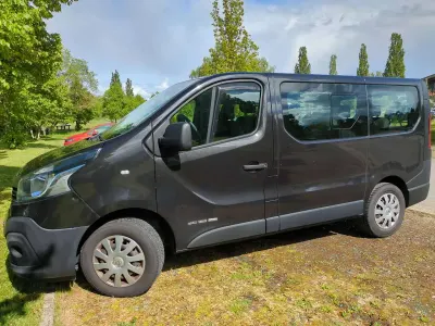 Gebraucht Renault Trafic Komfort 125 PS (91 kW) 2017 Schwarz Van / Kleinbus