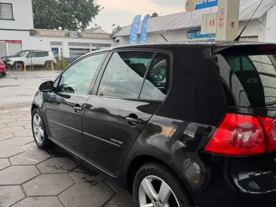 Gebraucht VW Golf VI United 105 PS (77 kW) 2008 Schwarz Kleinwagen