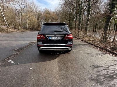 Gebraucht Mercedes ML350 258 PS (189 kW) 2014 Schwarz SUV