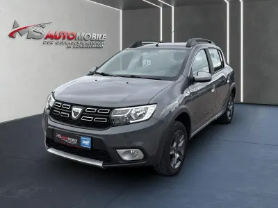 Używany Dacia Sandero Celebration 90 KM (66 kW) 2018 Szary Hatchback