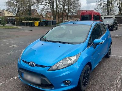 Second-hand Ford Fiesta 95 CP (69 kW) 2011 Albastru Hatchback