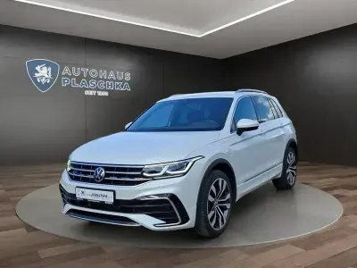 Gebraucht VW Tiguan R-line 245 PS (180 kW) 2022 Oryxweiß perlmutteffekt SUV