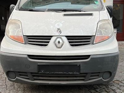 Weiß Gebraucht 2007 Renault Trafic Van / Kleinbus | 2.500 €