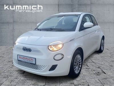 Gebraucht Fiat 500e Action 69 kW (95 PS) 2022 Arktis weiß (weiß) Limousine