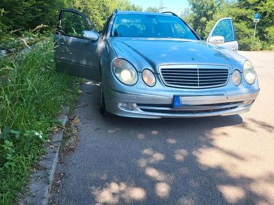 Mercedes E320