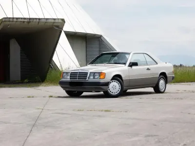 Gebraucht Mercedes 230 136 PS (100 kW) 1988 Silber Coupé