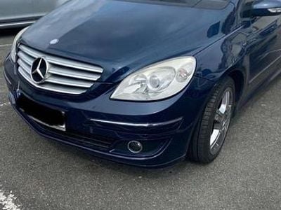 Mercedes E200