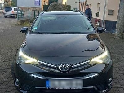 Schwarz Gebraucht 2016 Toyota Avensis Comfort Kombi | 6.800 € (Superpreis)