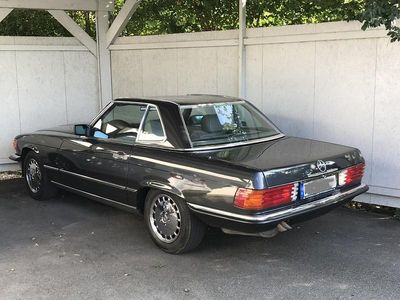 Schwarz Gebraucht 1988 Mercedes 560 Cabrio | 52.700 €