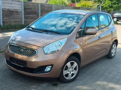 Gebraucht Kia Venga Vision 90 PS (66 kW) 2010 Gold Kleinwagen
