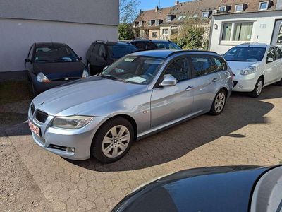Gebraucht BMW 318 143 PS (105 kW) 2010 Bluewater metallic Kombi
