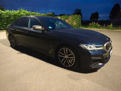 Gebraucht BMW M550 Performance 530 PS (389 kW) 2023 Blau Limousine