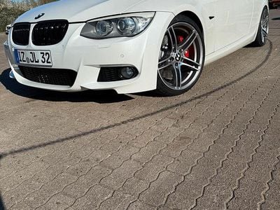 Weiß Gebraucht 2012 BMW 335 Cabriolet M Sport Cabrio | 19.999 € (Teuer)