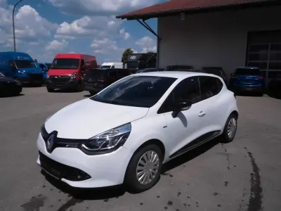 Gebraucht Renault Clio IV LIMITED 90 PS (66 kW) 2015 Weiß Limousine