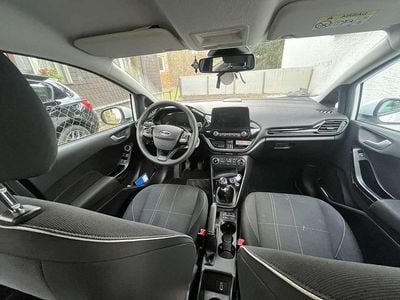 Gebraucht Ford Fiesta Cool & Connect 101 PS (74 kW) 2017 Weiß Kleinwagen