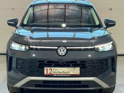 Gebraucht VW Tayron Life 150 PS (110 kW) 2025 Grau SUV
