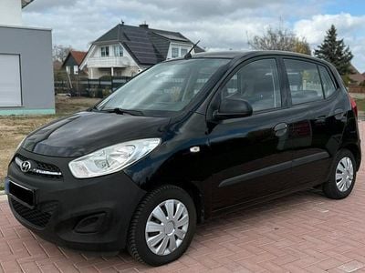 Gebraucht Hyundai i10 69 PS (50 kW) 2012 Schwarz Kleinwagen