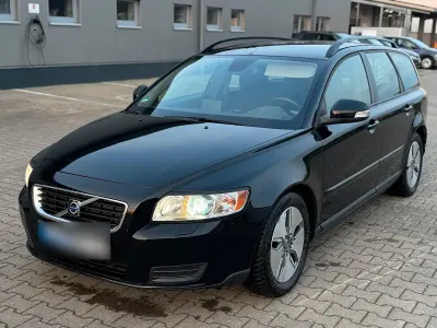 Używany Volvo V50 109 KM (80 kW) 2009 Czarny Kombi