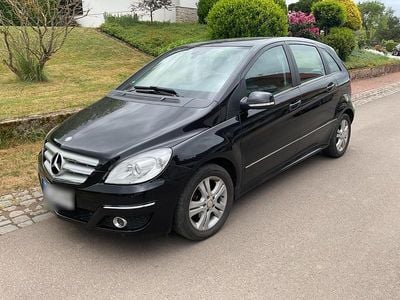 Gebraucht Mercedes B180 116 PS (85 kW) 2011 Schwarz Van / Kleinbus