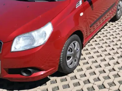 Usata Chevrolet Aveo 84 CV (61 kW) 2009 Rosso Utilitaria