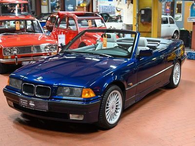 Blau Gebraucht 1995 BMW 318 Cabriolet Cabrio | 12.990 €