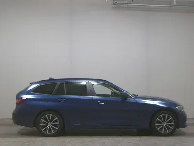 Usata BMW 318 Advantage 156 CV (114 kW) 2022 Blu Station wagon