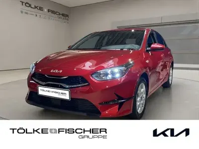 Gebraucht Kia Ceed Comfort 140 PS (102 kW) 2024 Silber Kleinwagen