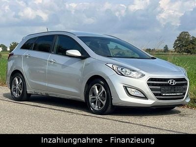 Gebraucht Hyundai i30 Passion 110 PS (80 kW) 2017 Silber Kombi