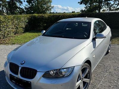 Silber Gebraucht 2006 BMW 325 Coupé | 13.800 €