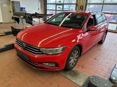 Gebraucht VW Passat Business 122 PS (89 kW) 2023 Rot Kombi