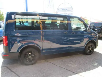 Gebraucht VW T6 102 PS (75 kW) 2016 Deep ocean blue Van