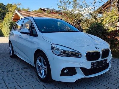 BMW 225
