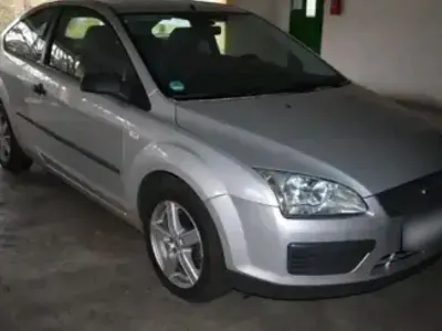 Gebraucht Ford Focus 90 PS (66 kW) 2006 Silber Limousine
