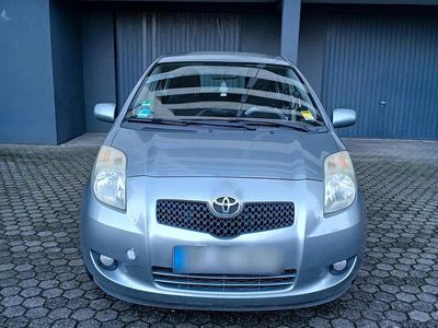 Grau Gebraucht 2009 Toyota Yaris Kleinwagen | 3.300 € (Fairer Preis)