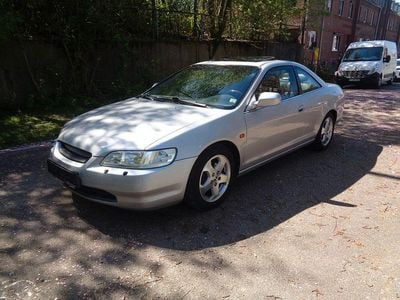 Second-hand Honda Accord 200 CP (147 kW) 1999 Argintiu Coupe