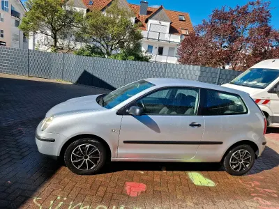 Gebraucht VW Polo 75 PS (55 kW) 2005 Grau Kleinwagen