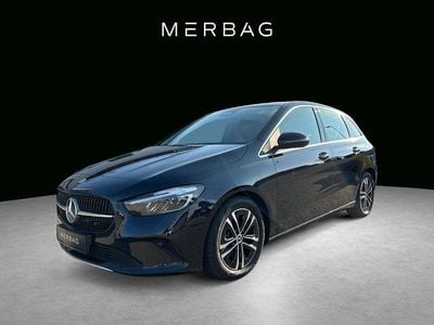 Gebraucht Mercedes B180 136 PS (100 kW) 2024 Metalliclack kosmosschwarz Van / Kleinbus