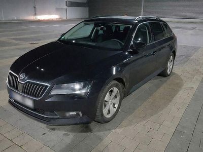 Schwarz Gebraucht 2016 Skoda Superb Ambition Kombi | 12.900 € (Fairer Preis)