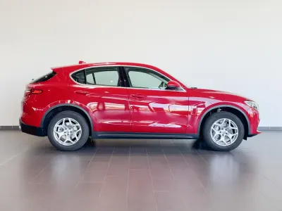 Gebraucht Alfa Romeo Stelvio 201 PS (147 kW) 2018 Unilackierung alfarot SUV