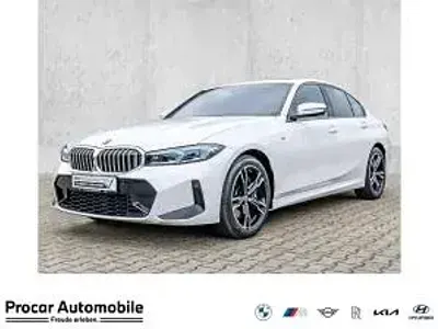 Gebraucht BMW 330 258 PS (189 kW) 2025 Weiß (alpinweiss) Limousine
