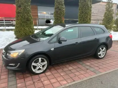 Gebraucht Opel Astra 135 PS (99 kW) 2013 Andere farben Kombi