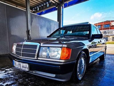 Silber Gebraucht 1990 Mercedes 190 Limousine | 5.500 €