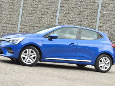 Używany Renault Clio V Experience 86 KM (63 kW) 2020 Niebieski Sedan/Limuzyna