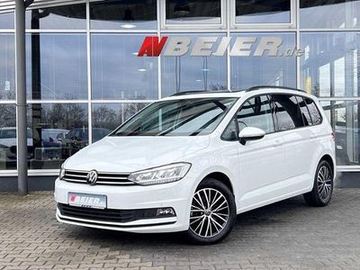 Pure white Gebraucht 2024 VW Touran Comfortline Van / Kleinbus | 34.390 € (Fairer Preis)