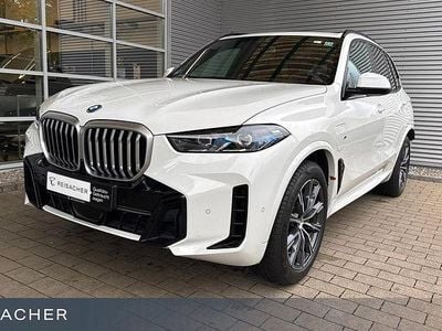 Alpinweiß uni Gebraucht 2025 BMW X5 Comfort Edition SUV | 81.449 € (Superpreis)