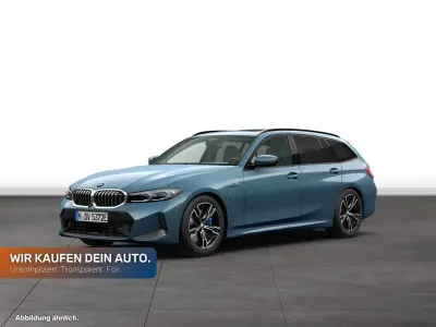 Gebraucht BMW 330e Comfort Edition 292 PS (214 kW) 2025 Arctic race blue metallic Kombi